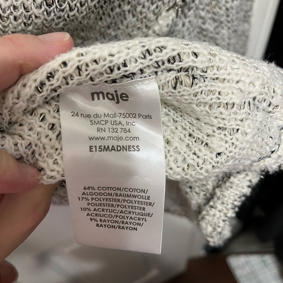 Maje tweed jacket. Size 3, equivalent to size large. Hook clasps in front. - Picture 8 of 9